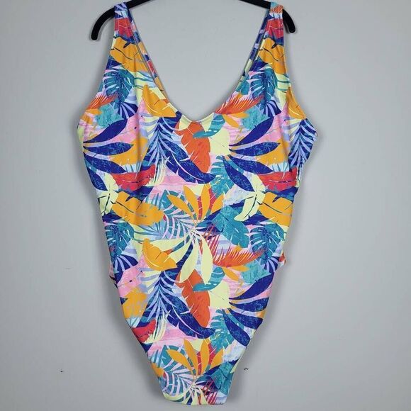 Old Navy Womens One Piece Swimsuit Size 3X Colorful Tropical Beach Vacation Pool - Picture 1 of 8